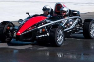 Jazda ultralekkim samochodem wyścigowym Ariel Atom