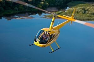 Lot widokowy helikopterem dla 3 osób (15 minut)