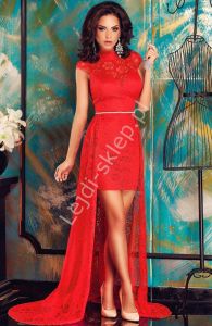 Czerwona koronkowa sukienka z trenem | sukienka z dłuższym tyłem